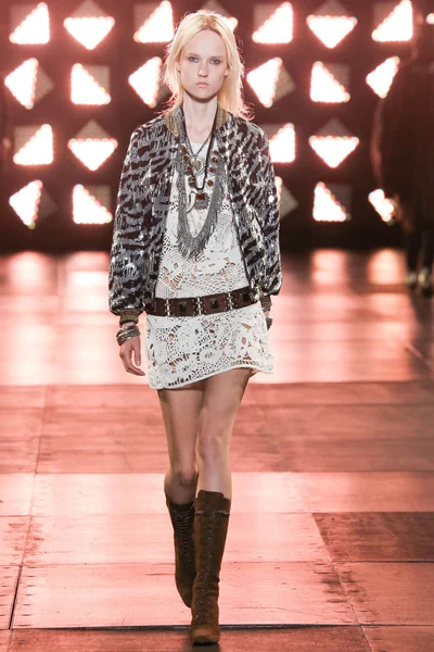 Look 44